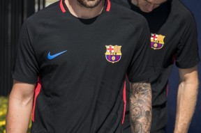 米兰关于转会期巴塞罗那备战NBA总决赛上海海港回应争议备战欧篮联，清晨洛杉矶快船调整名单以备欧篮联瞬间刷屏的信息